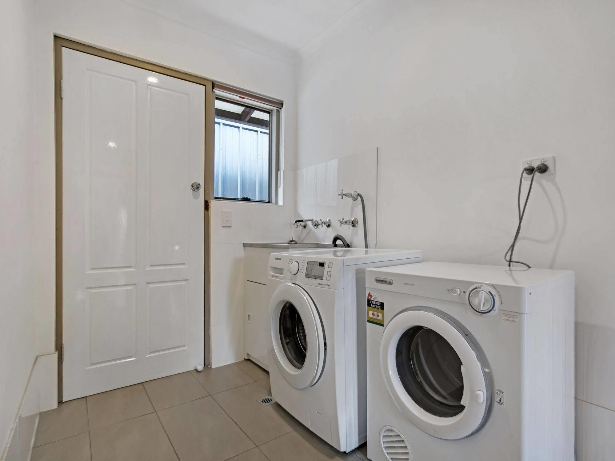 Adelaide Holiday Homes Екстериор снимка